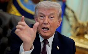 Trump menace de suspendre l'aide à l'Ukraine si l'Europe ne rejoint pas la coalition d'Ormuz.