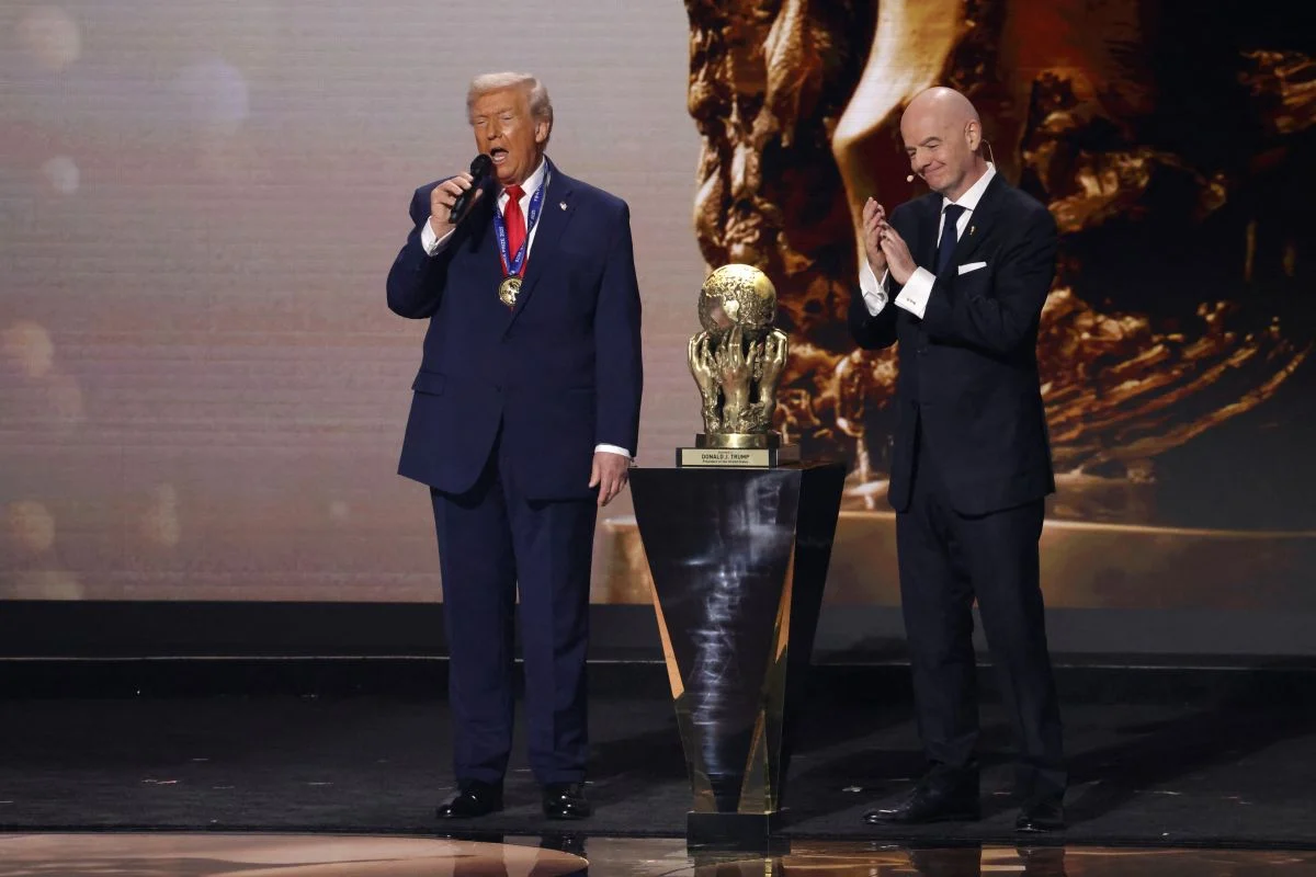 Des députés européens demandent une enquête sur le « prix Nobel de la paix » décerné par la FIFA à Trump.