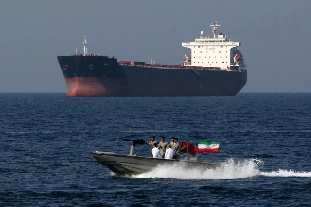 L'Iran ouvre le détroit d'Ormuz exclusivement aux navires russes et chinois.