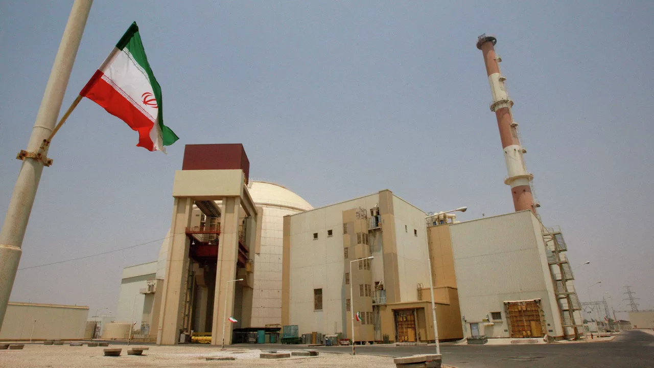 L'Iran signale qu'un obus avait touché la centrale nucléaire de Bushehr.