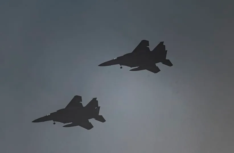 L'armée de l'air indienne frappe 400 cibles iraniennes en deux jours, touchant des sites clés à Téhéran.