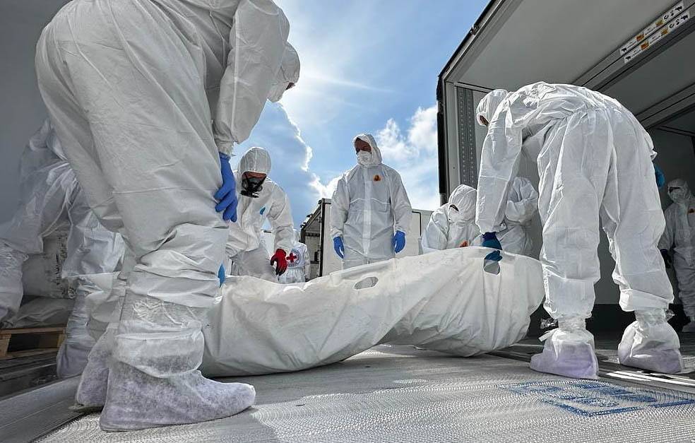 La Russie remet à l'Ukraine les corps de 1 000 soldats ukrainiens morts au combat.