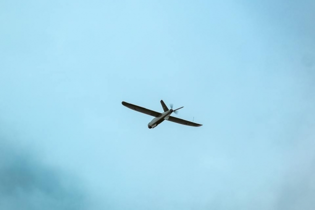 Les systèmes de défense aérienne repoussent les attaques de drones dans la région de Moscou.