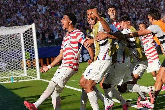 États-Unis 2-0 Bosnie-Herzégovine ; les États-Unis rompent avec la tradition en Coupe du monde après 24 ans.