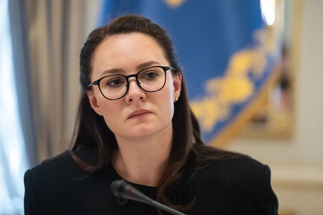 Ukraine : Le Parlement ukrainien destitue le Premier ministre, ouvrant la voie à un remaniement ministériel.