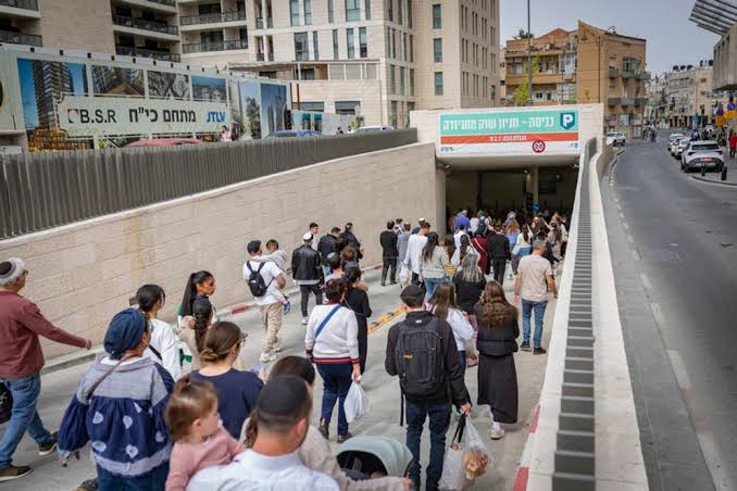Les abris de Ramat Gan, près de Tel Aviv, ont rouvert leurs portes dans un contexte de craintes d'attentats de la République islamique d'Iran.