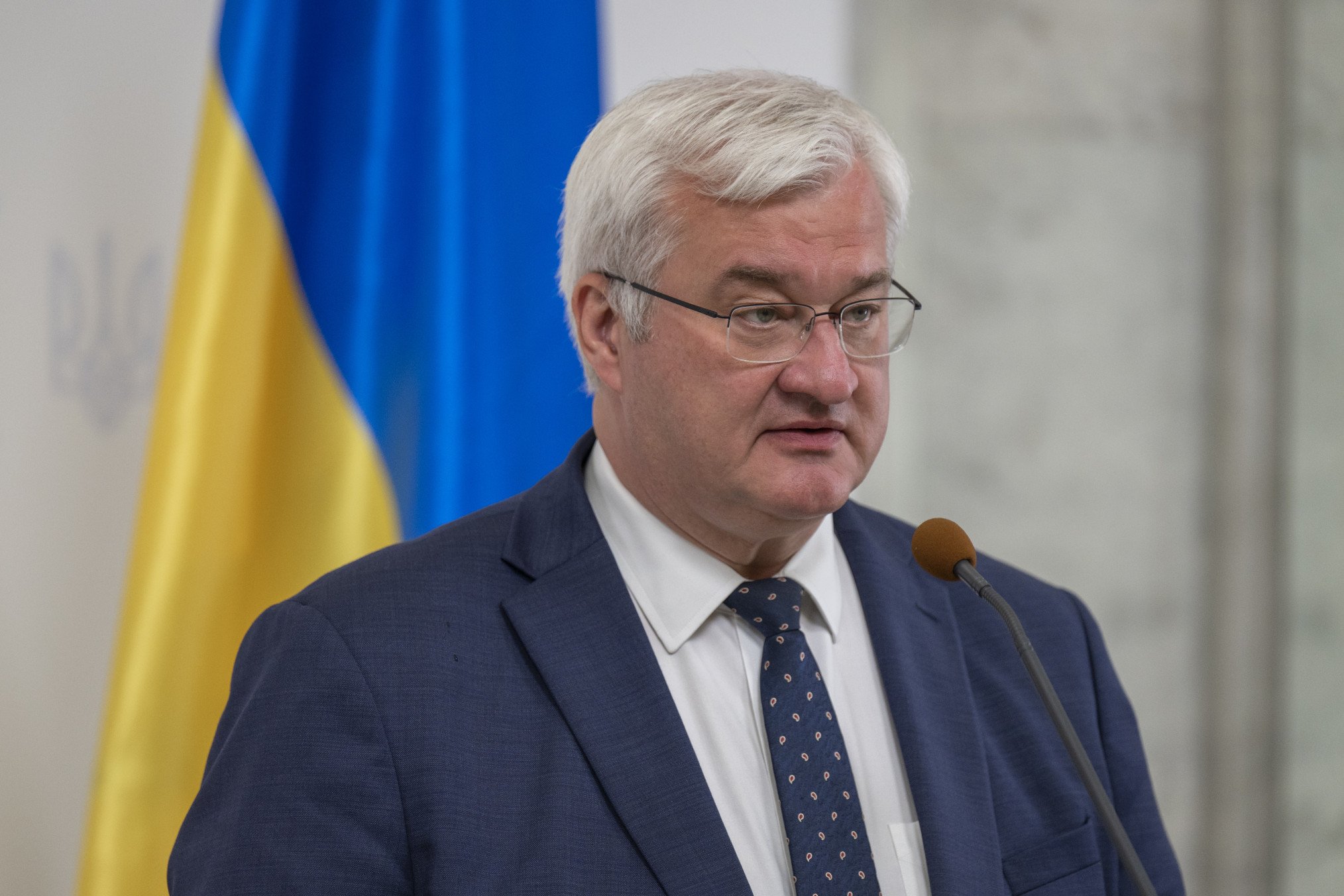 Le ministre ukrainien des Affaires étrangères s'entretient avec son homologue iranien suite aux avertissements de frappe.