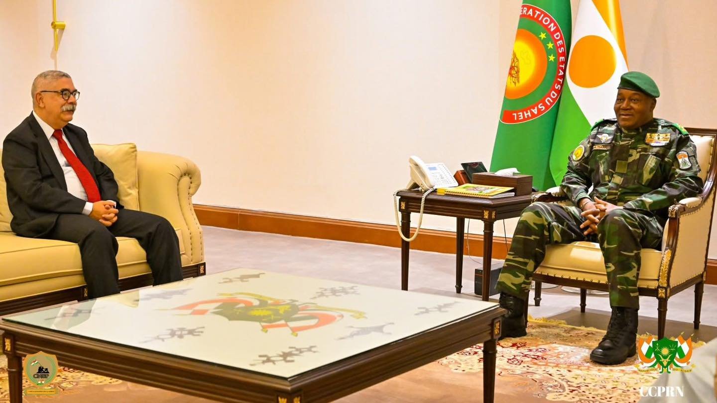 Niger : Solidarité diplomatique lors de l’audience du Président Tiani avec l’Ambassadeur de Cuba