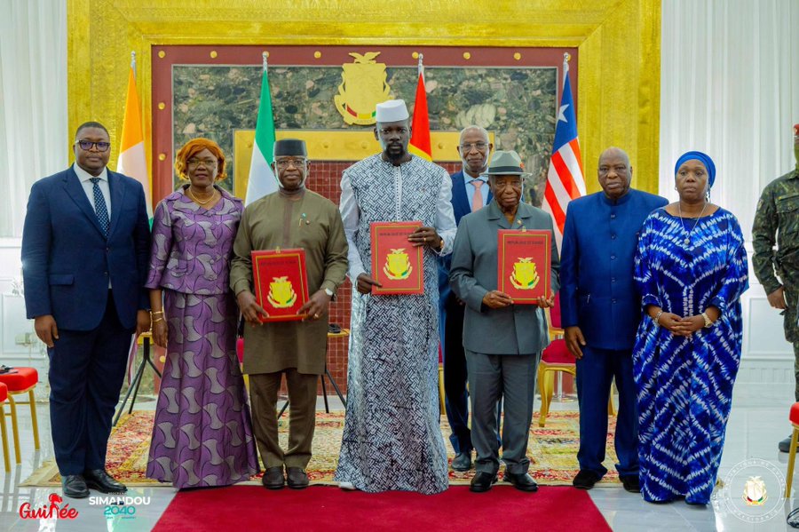 Sommet tripartite à Conakry : Mamadi Doumbouya, Joseph Boakai et Julius Maada Bio s'unissent pour la stabilité régionale