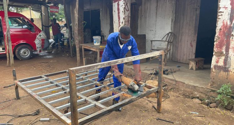 CARE Malawi forme 5 300 jeunes aux compétences nécessaires à leur autonomie.