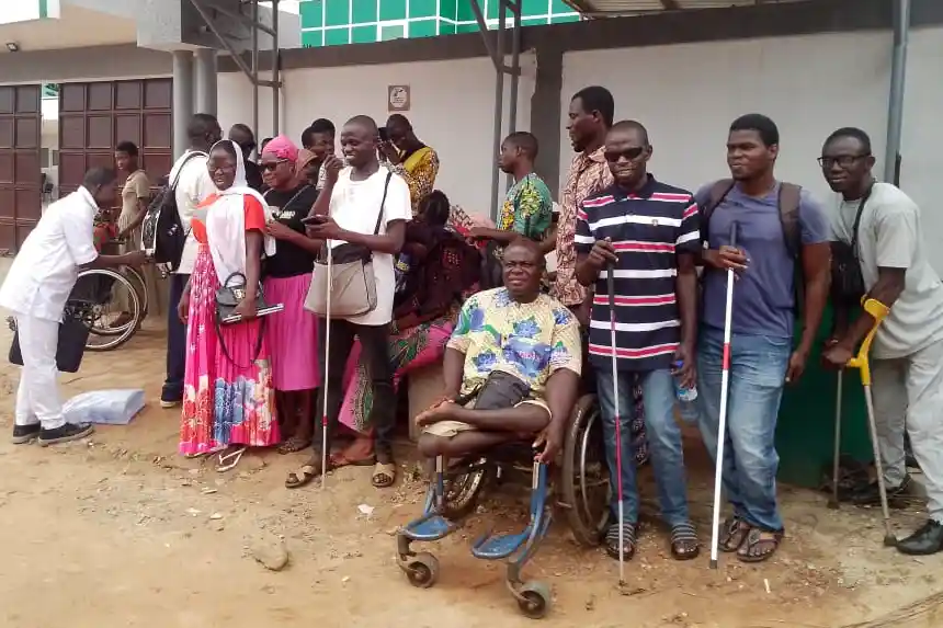 Togo : les personnes handicapées diplômées crient  au Président Faure Gnassingbé.