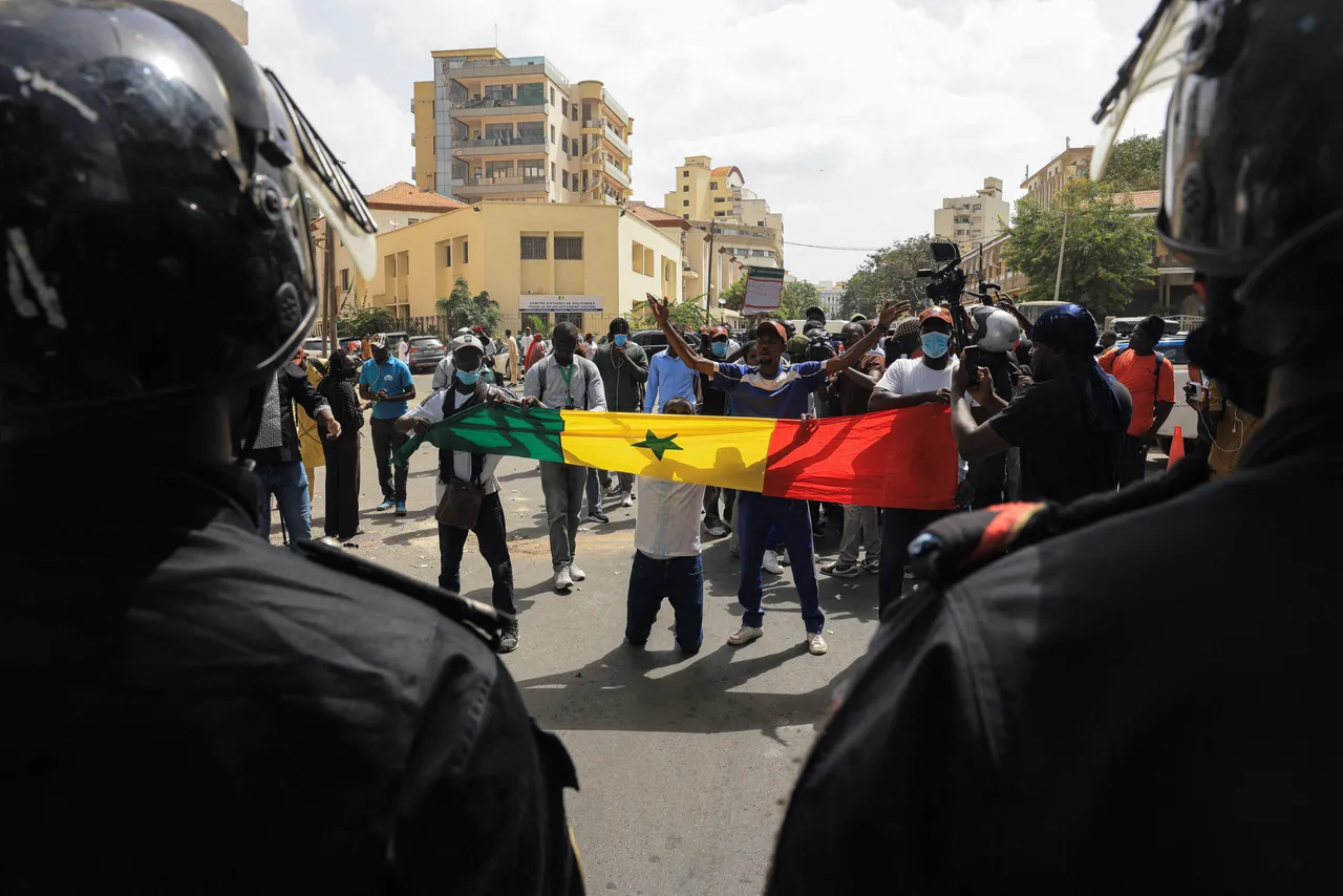 Sénégal: une réforme constitutionnelle controversée ouvre la voie à un référendum.