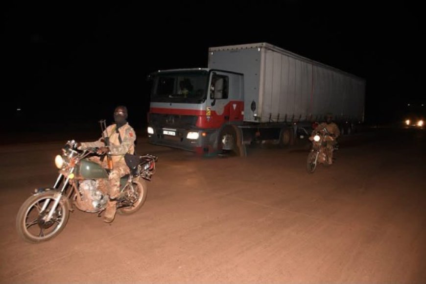 Mali : L'armée escorte à bon port 940 camions civils.