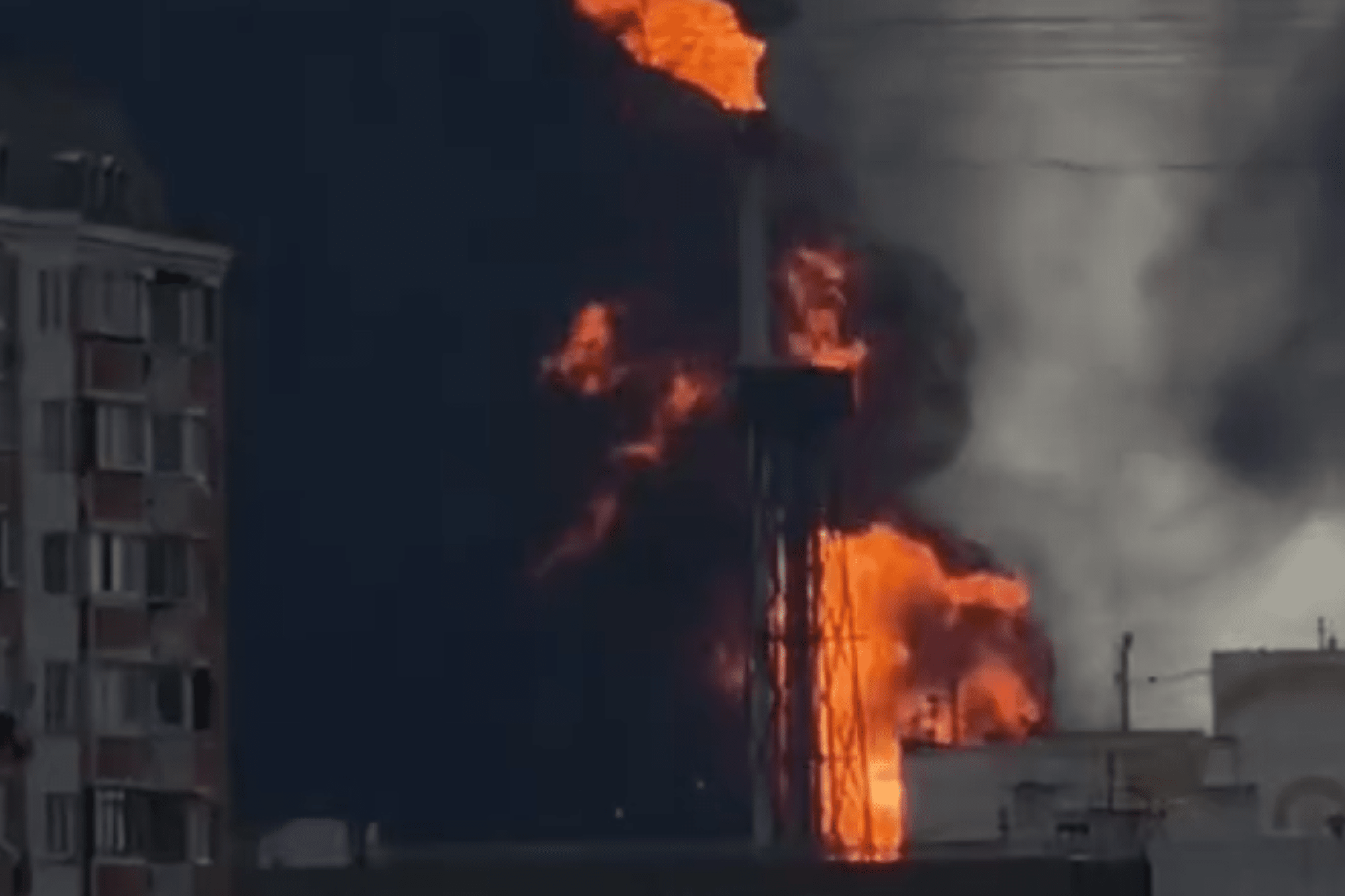 Moscou de nouveau en feu : des drones ukrainiens ciblent une nouvelle raffinerie de pétrole.