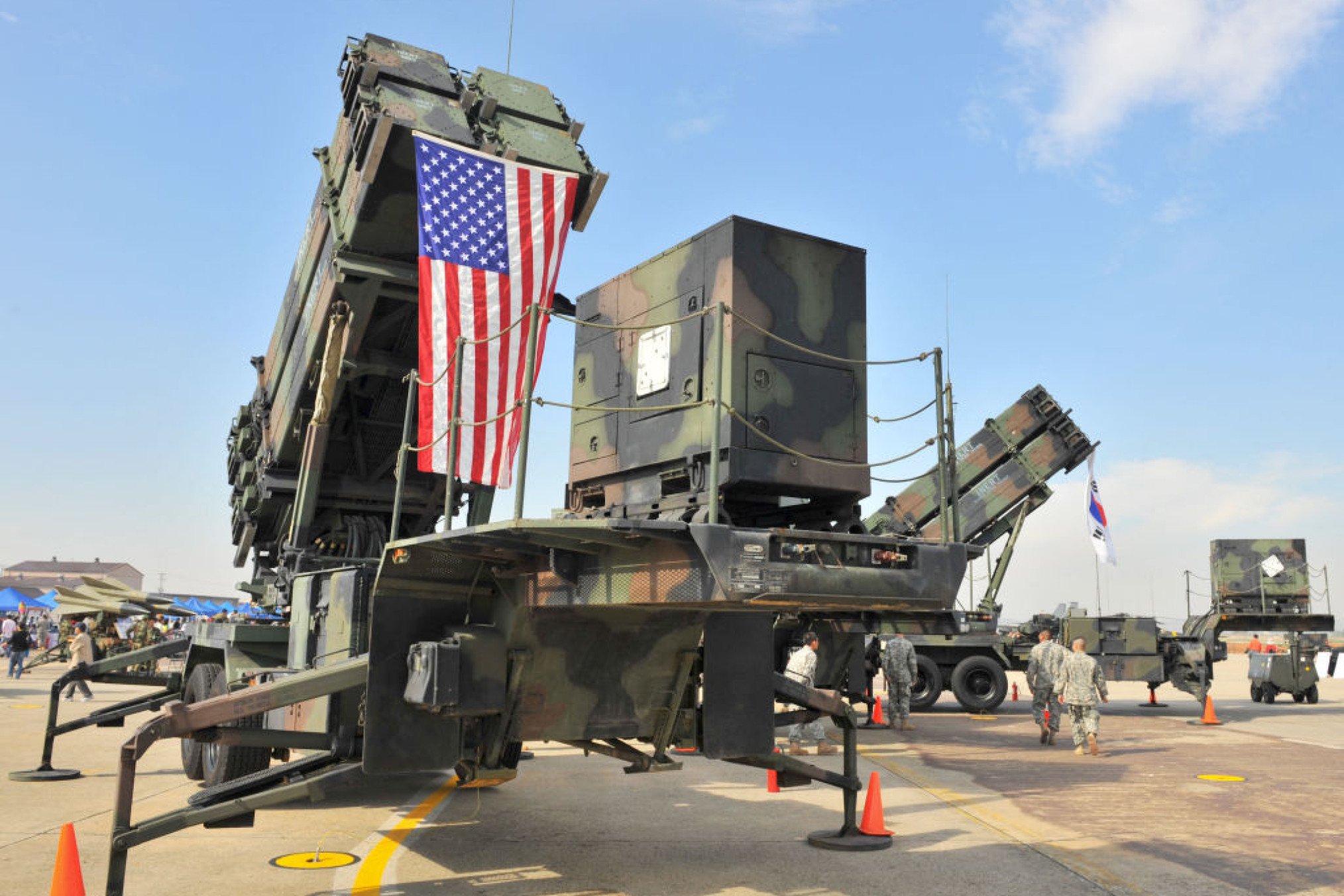 Les États-Unis envisagent d'accorder des licences d'armement à l'Europe et à l'Ukraine afin de renforcer les défenses aériennes ukrainiennes.