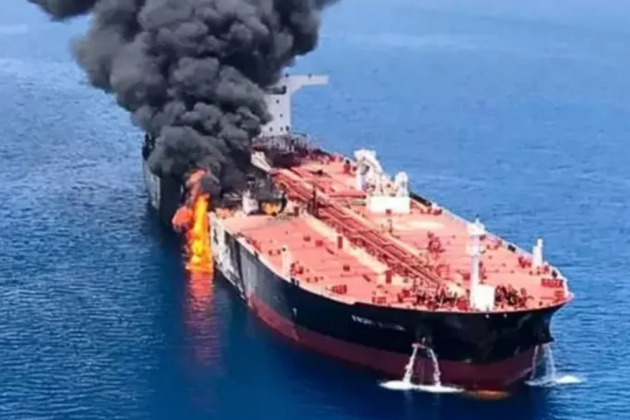 L'Iran attaque un pétrolier dans le détroit d'Ormuz, endommageant la passerelle du navire.