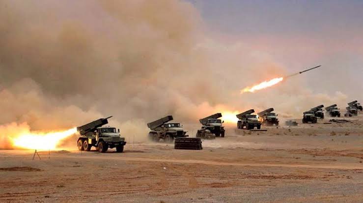 L’Iran bombarde plusieurs sites militaires américains dans la région après la reprise des attaques américaines.