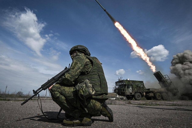 La  Russie annonce  la destruction des infrastructures des forces armées ukrainiennes et des camps de mercenaires étrangers dans 158 districts.