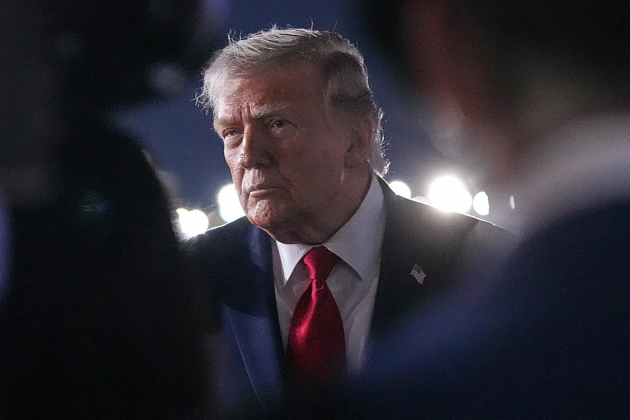 Donald Trump a menacé de frapper l'Iran en raison des attaques des Houthis en mer Rouge.
