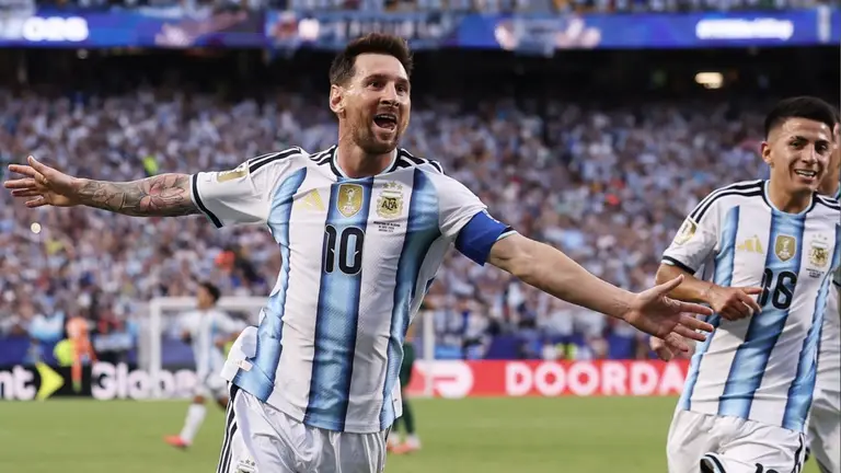 Messi a vaincu l'Algérie à lui seul grâce à un triplé et a égalé le record de buts en Coupe du monde.