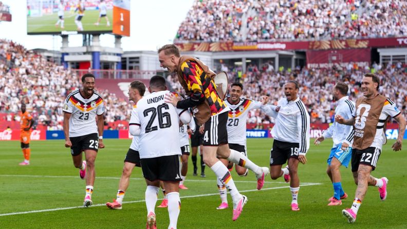 L’Allemagne gagne 2:1 contre la Côte d’Ivoire.
