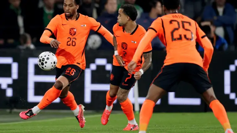 Deux doublés en un seul match : les Pays-Bas ont écrasé l'équipe nationale suédoise.