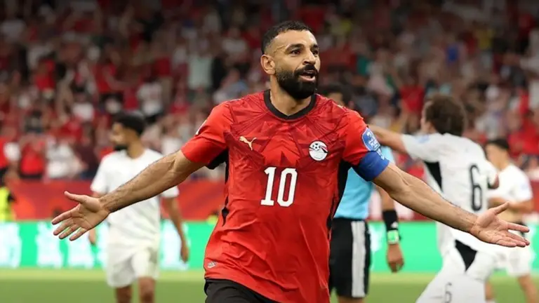 L'Égypte réalise un début historique en Coupe du monde grâce à la performance exceptionnelle de Salah.