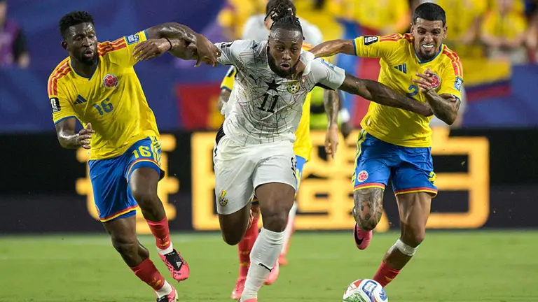 Le Ghana s'est incliné de justesse face à la Colombie dans un match marqué par deux changements forcés en début de rencontre.