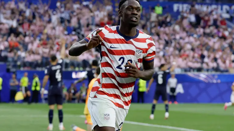 Le carton rouge d'un footballeur américain annulé grâce à Trump : que sait-on de ce scandale retentissant lors de la Coupe du monde 2026 ?