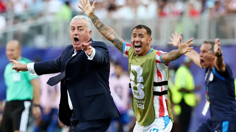 "Je saigne" : le sélectionneur du Paraguay fait une confession après l'élimination de son équipe face à la France lors de la Coupe du monde 2026.