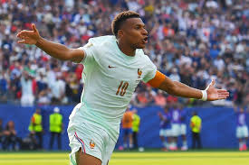 Kylian Mbappé a établi un nouveau record avec un but et une passe décisive lors du match contre le Maroc.