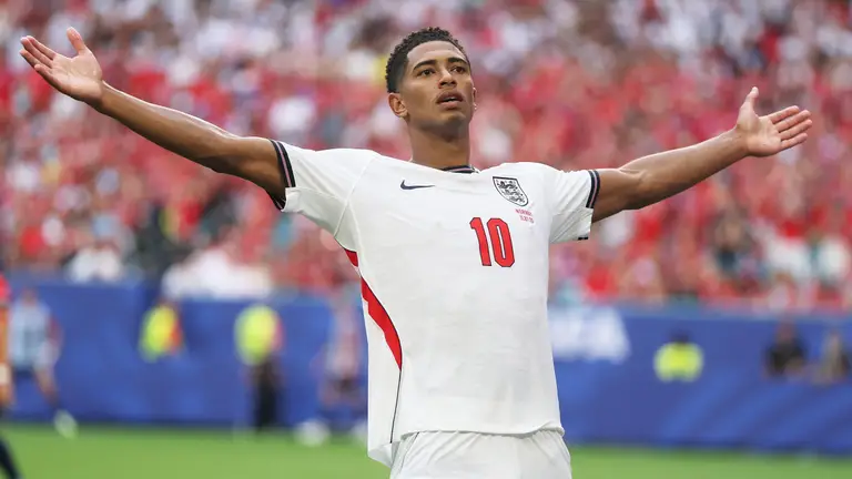 Coupe du Monde 2026 : le doublé de Bellingham qualifie l'Angleterre pour les demi-finales.