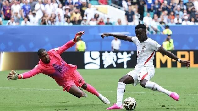 France 4-6 Angleterre ; les Trois Lions ont terminé troisièmes au monde avec le meilleur total de points marqués de l'histoire.