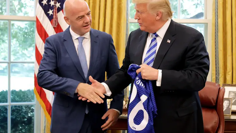 Le Congrès américain ouvre une enquête contre Infantino et Trump.