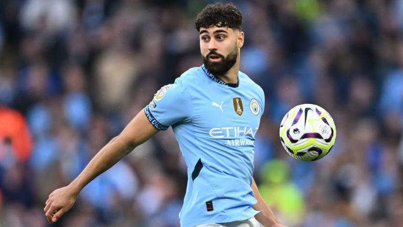 Guardiola prolonge son contrat avec Manchester City jusqu'en 2031.